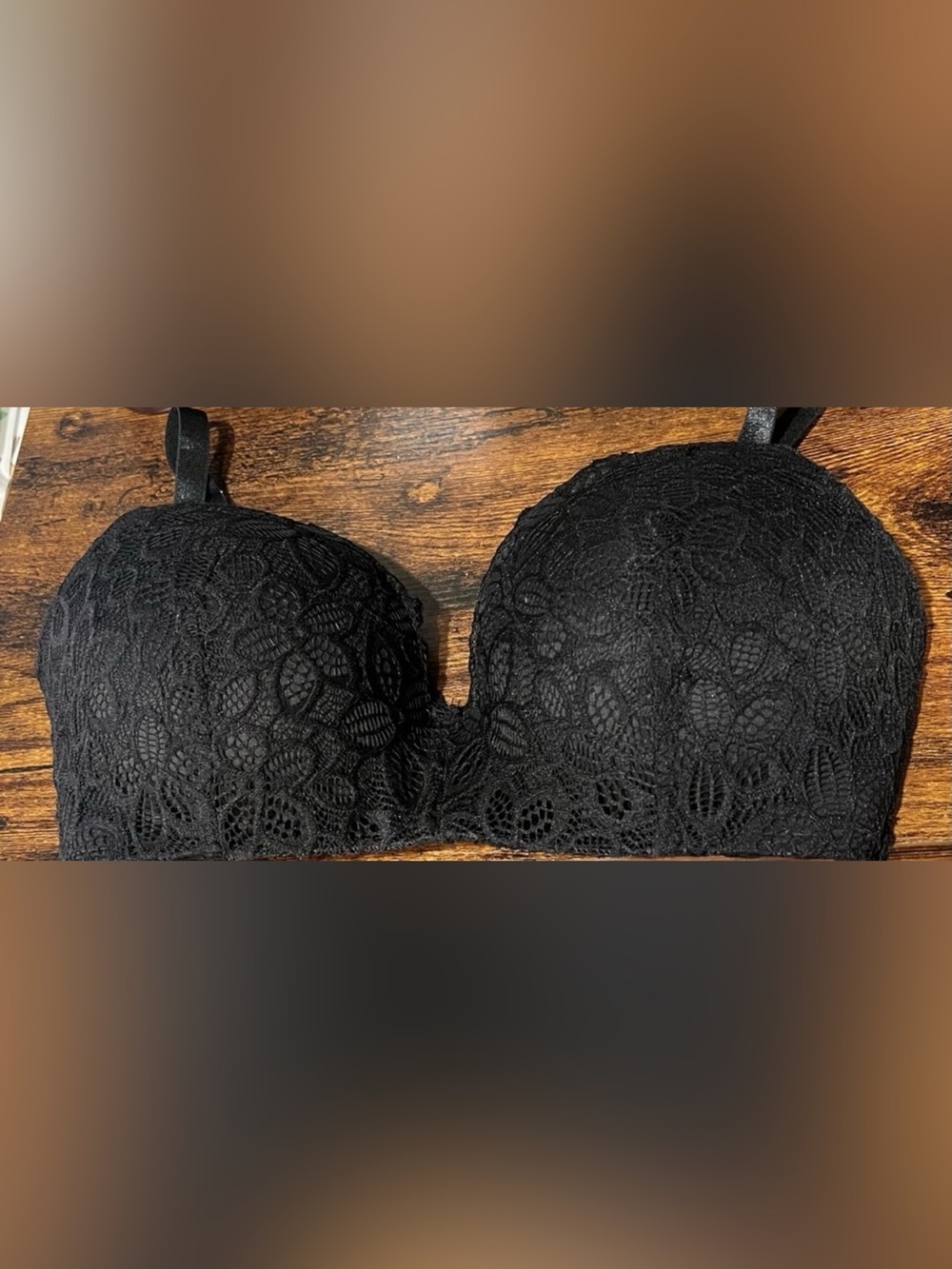 Women’s Black Lace Bra Lightly Lined Padded Has Underwire In Place Size 38DD